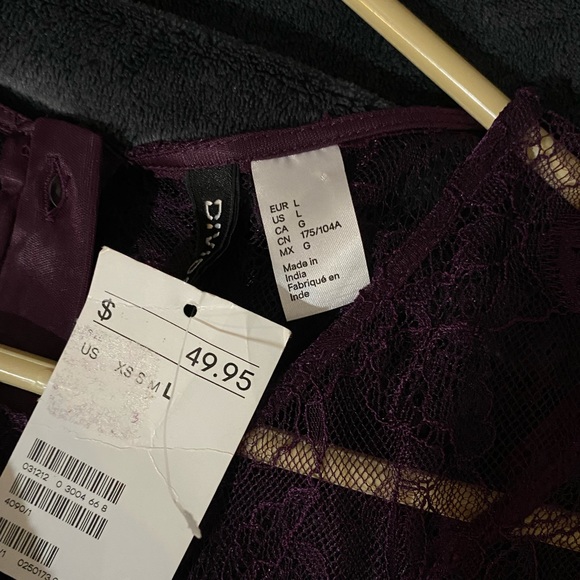 Lace dress and slip - Picture 8 of 8